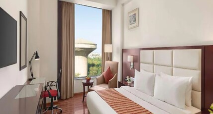 Ramada by Wyndham New Delhi Pitampura Room Type - 1 King Bed, Double Business Room, Non-Smoking