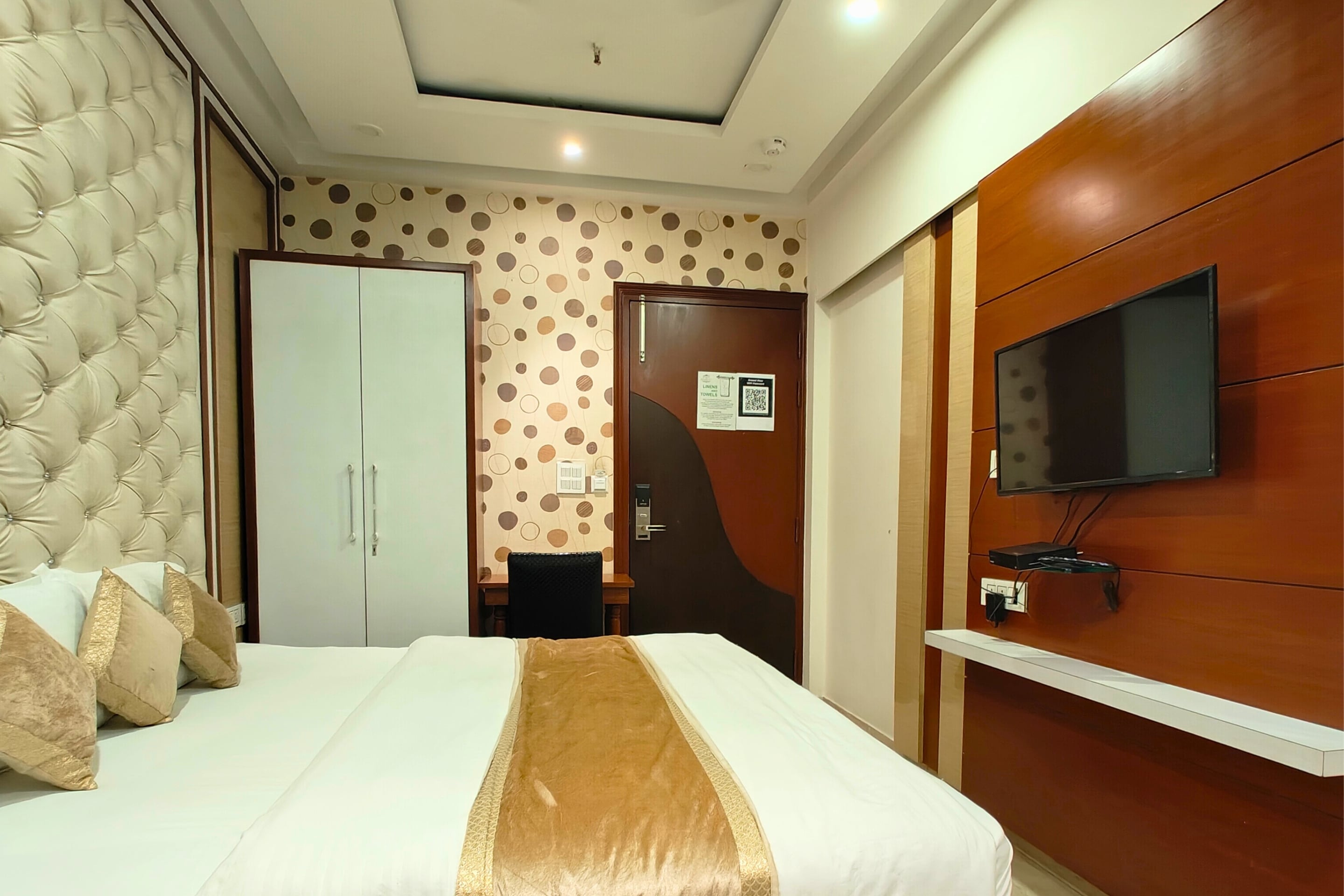 Hotel Ishaan Residency MGM CLUB Daryaganj - Tap to explore photos