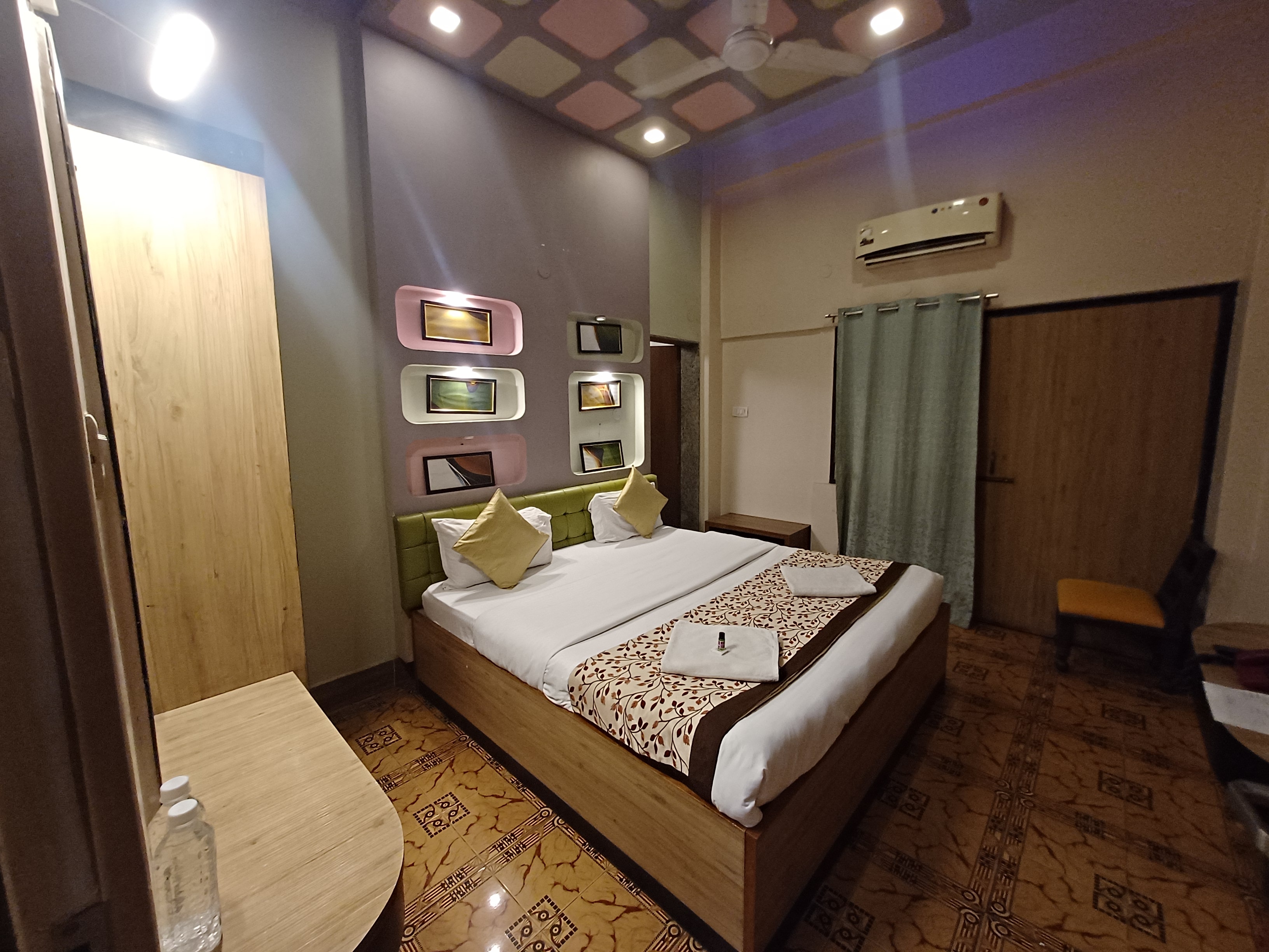 Hotel Vishwanath - Tap to explore photos