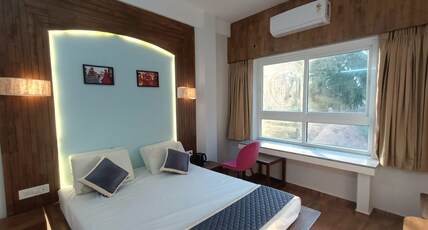 Hotel Motel Park Inn Room Type - Deluxe AC Room