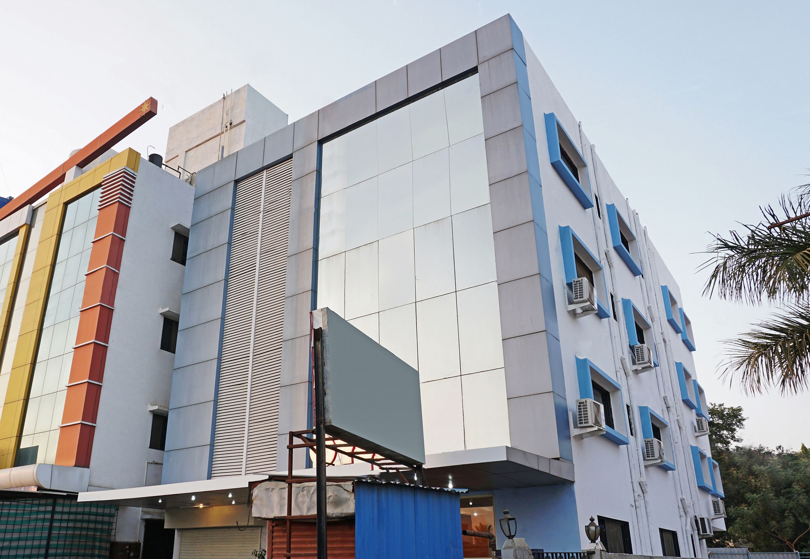 Hotel O Shirdi Sai Inn - Tap to explore photos