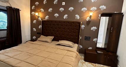 raj mahel guest house Room Type - deluxe