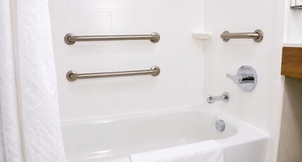 Holiday Inn Express & Suites TRUTH OR CONSEQUENCES Room Type - 1 King Standard Mobility Accessible Tub