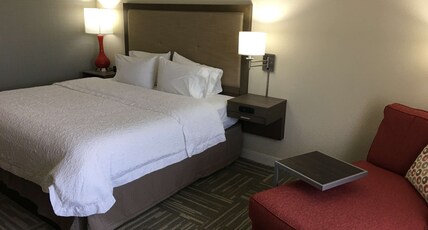Hampton Inn by Hilton McPherson Room Type - 1 KING STUDIO SUITE NOSMOK