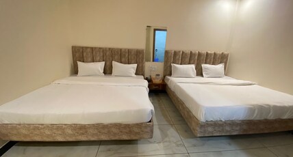 SHREE VRINDAVAN HOTEL Room Type - family room