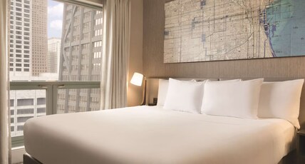 Hilton Chicago/Magnificent Mile Suites Room Type - 1 KING SUPERIOR STUDIO