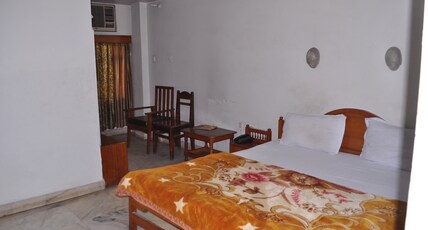 SIMLA HOTEL Room Type - STANDARD ROOM