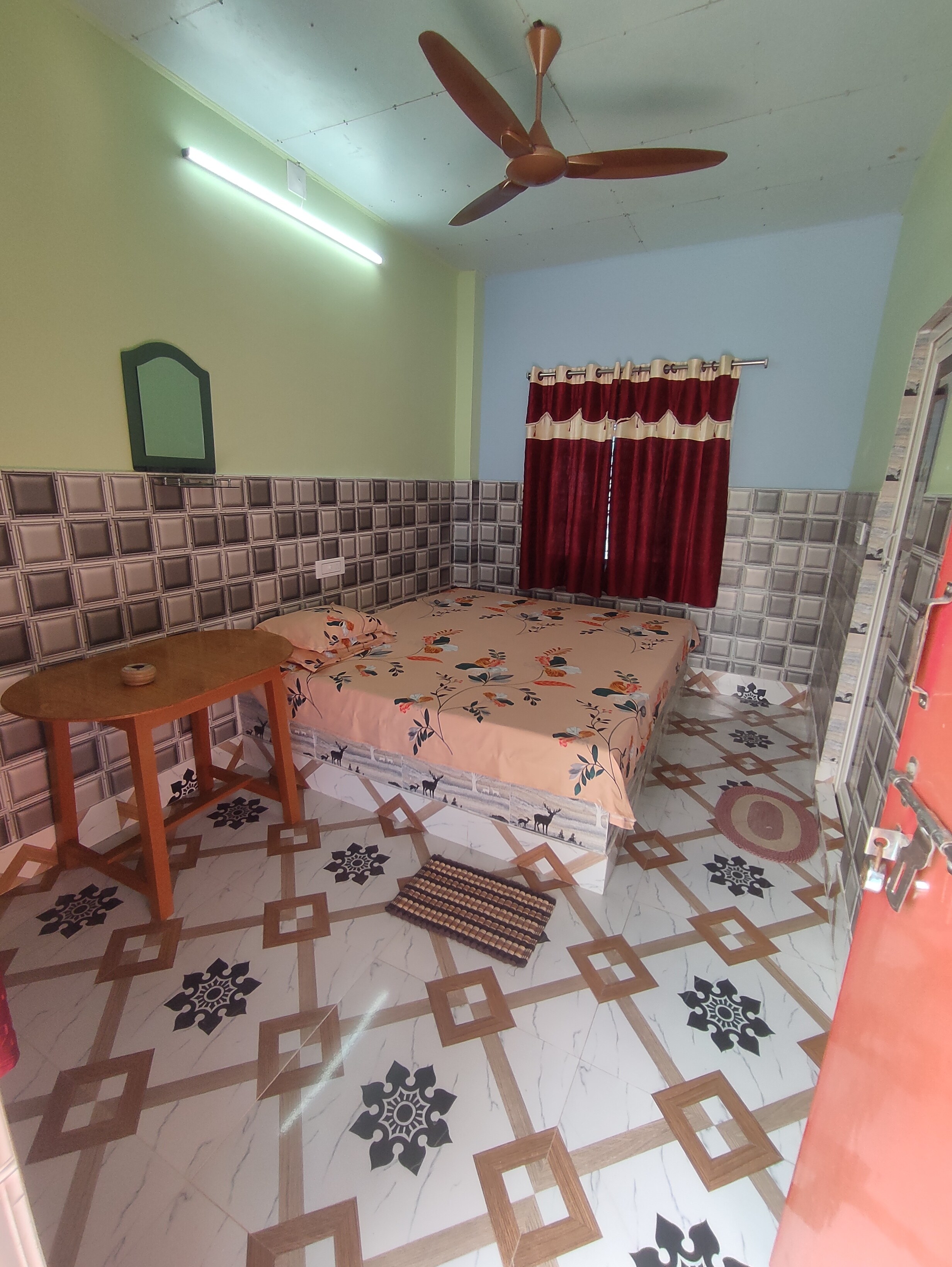 Sarkar Home Stay - Tap to explore photos
