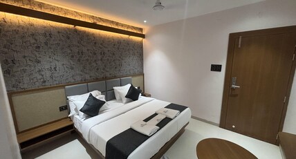 Hotel Sunrise Deluxe Room Type - Deluxe Room AC