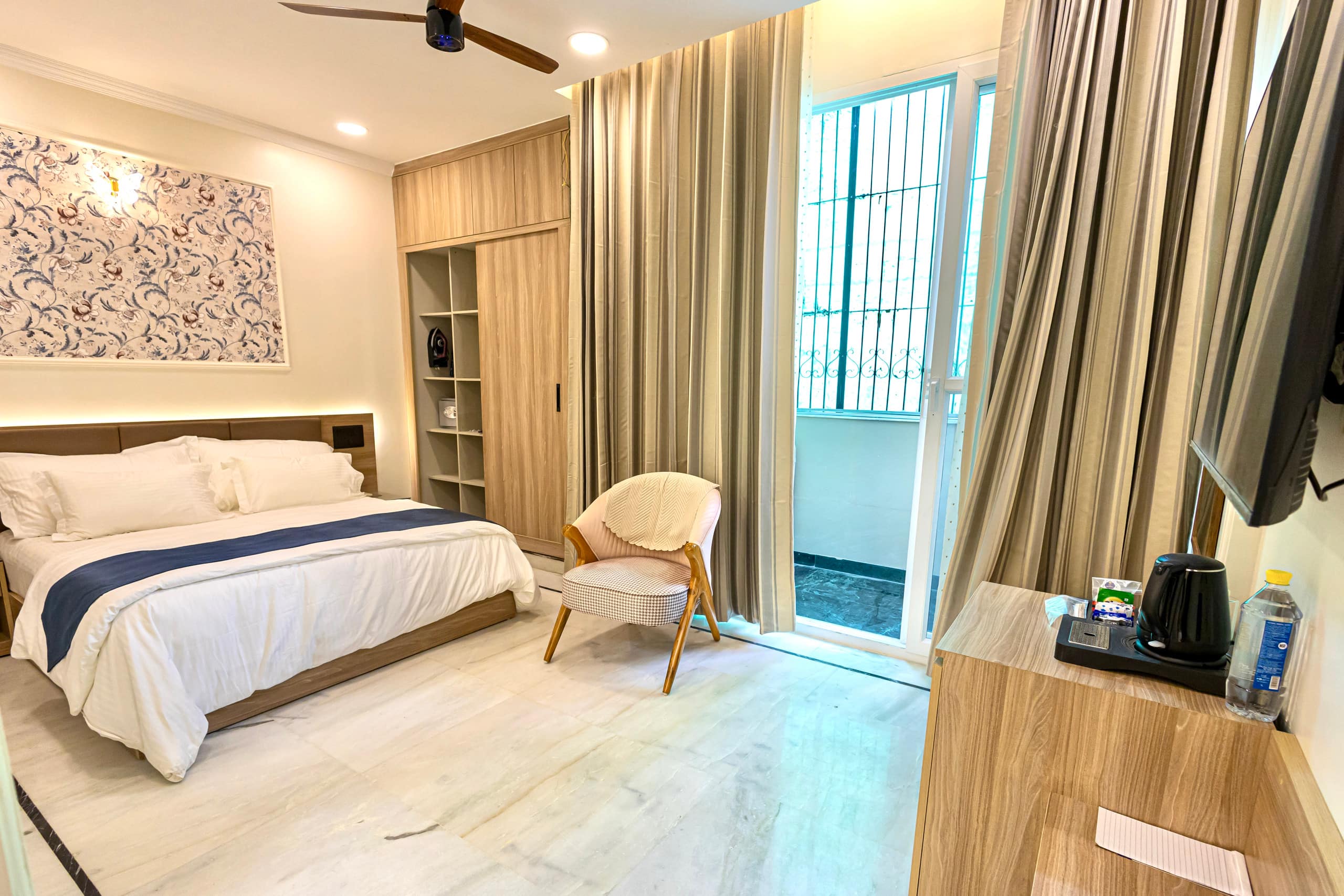 Enroot Stays | Private Room in a 3BDR House - Tap to explore photos