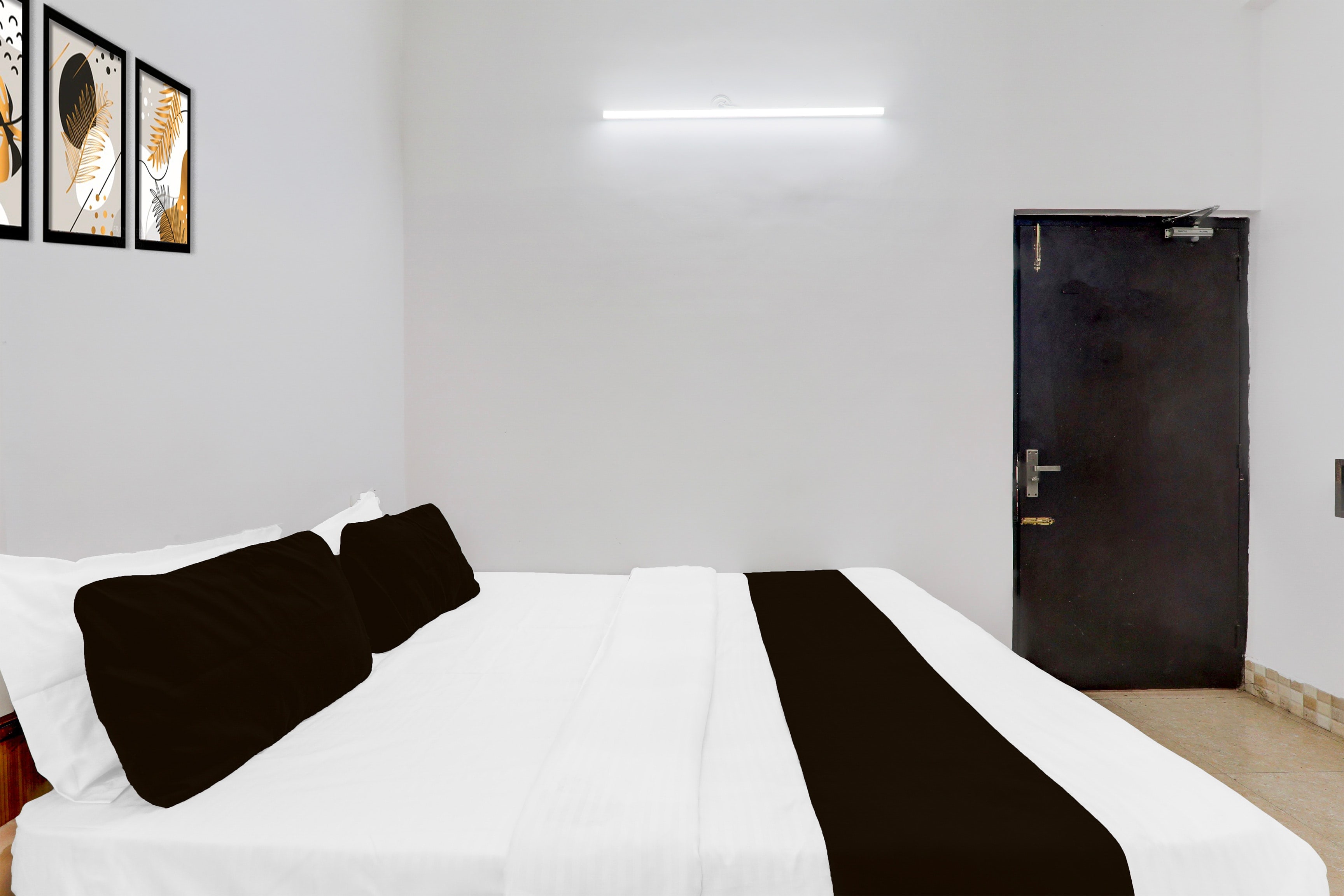 Super Hotel O Insaf Nagar Munshipuliya Formerly Vibrant - Tap to explore photos