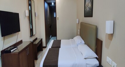 Hotel Deepa Comforts - M.G. ROAD Room Type - Premium Rooms 
