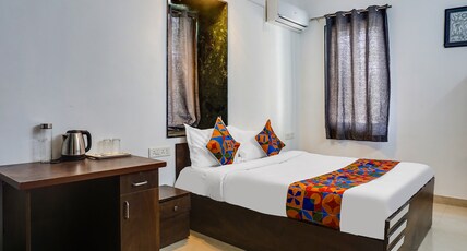 FabHotel Kohinoor Residency I - Nr. Dmart, Baner Room Type - Deluxe Room