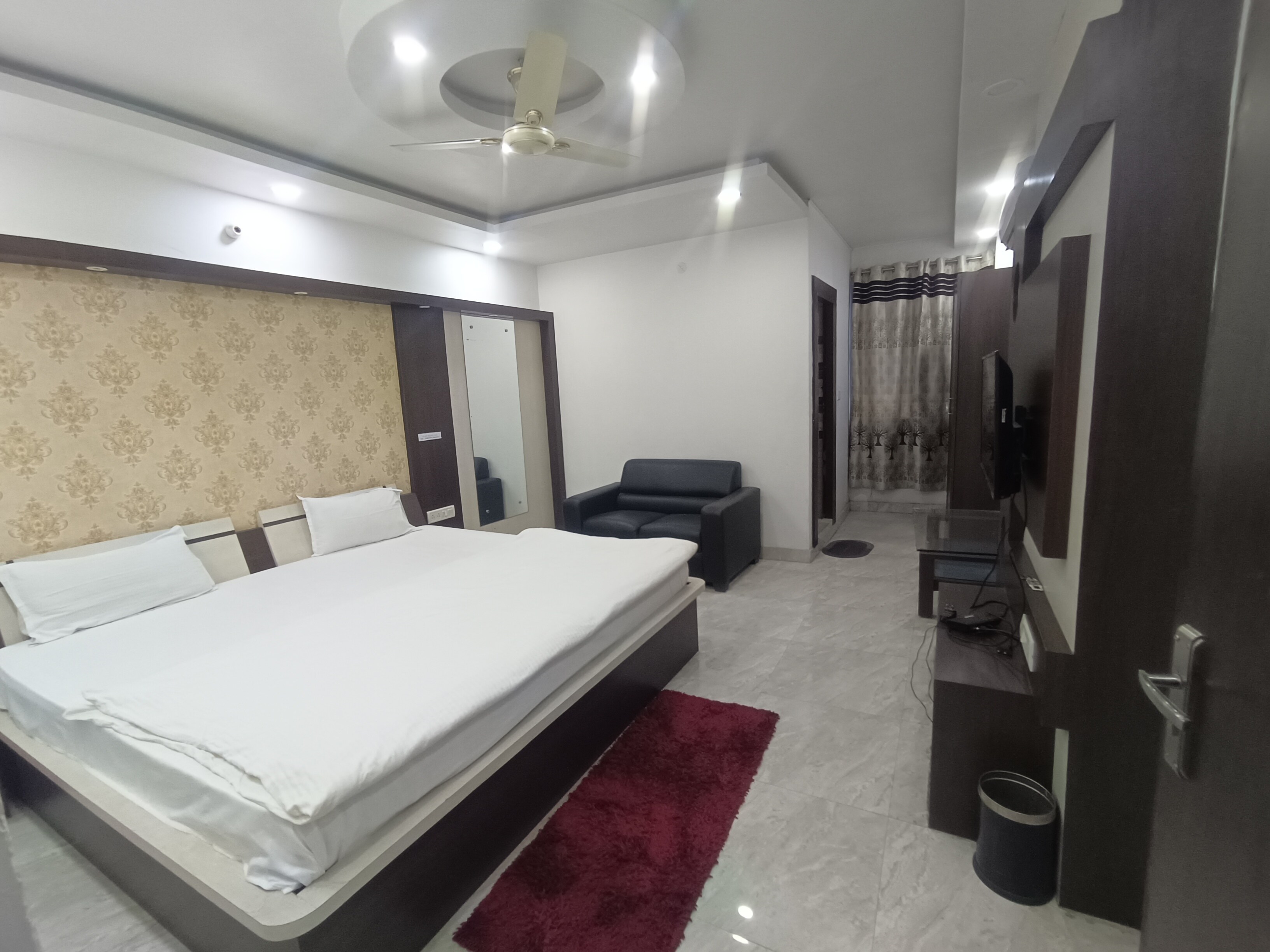 Hotel Maa Jagadamba Palace - Tap to explore photos