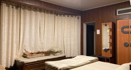 Lemo's Cafe and Homestay Room Type - Family Room with Balcony