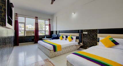 Itsy Hotels Satya Shree Room Type - Deluxe Family Room