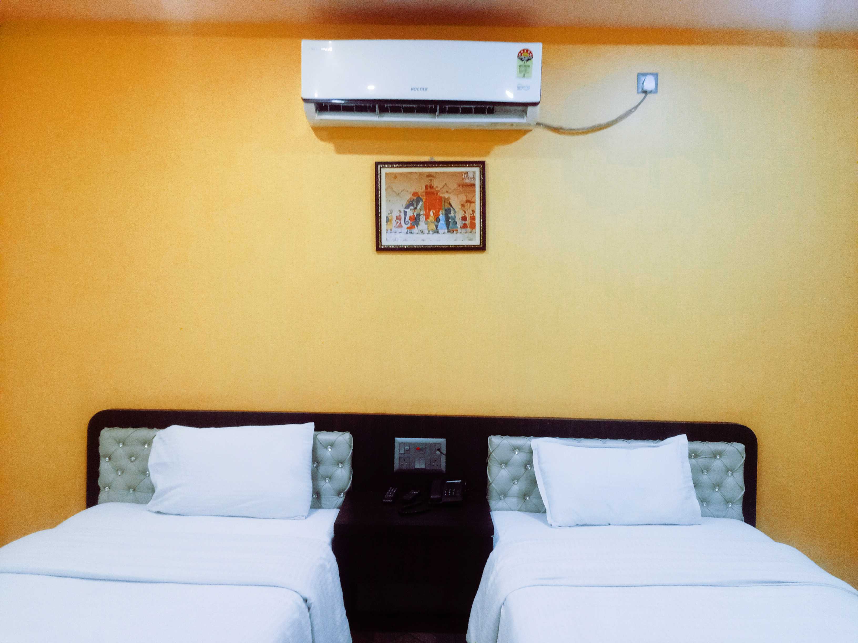 Hotel O Mahal - Tap to explore photos