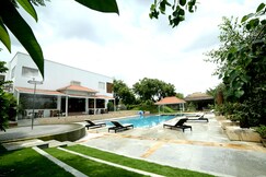 Mrugavani Resort and Spa
