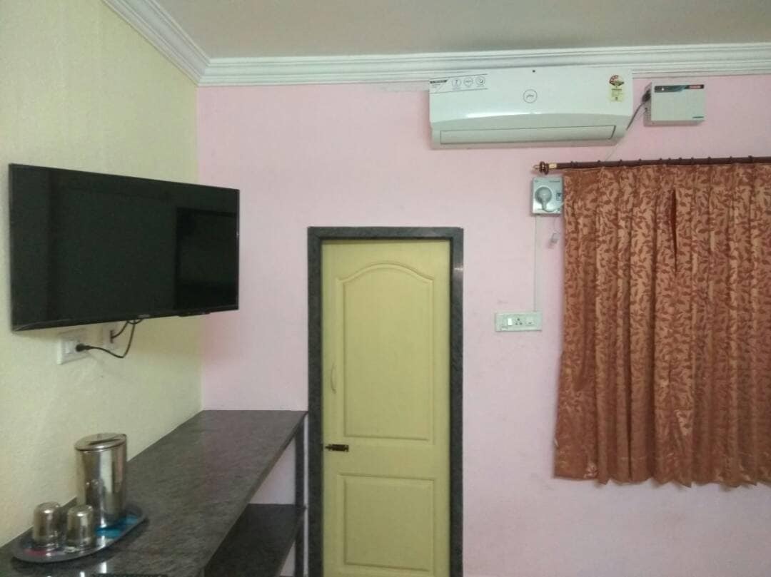 PMS GUEST HOUSE - Tap to explore photos