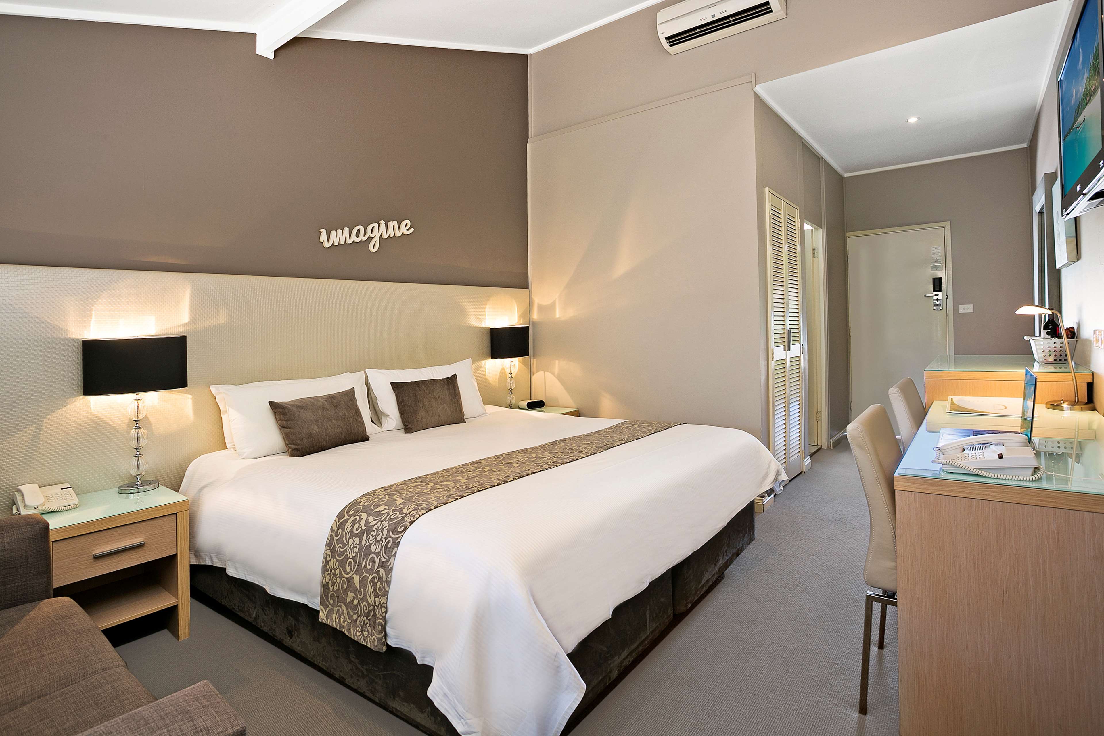 Best Western Sanctuary Inn - Tap to explore photos