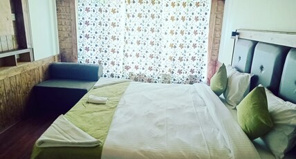 The Posh Residency Pahalgam Room Type - Deluxe Room