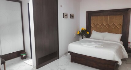 Chitranjan By Maxxvalue Apartment Hiranandani Powai Room Type - Suit Room in a 4BHK