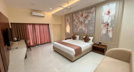 Shree Agrawal Avenue Room Type - Premium Jacuzzi Room with Balcony