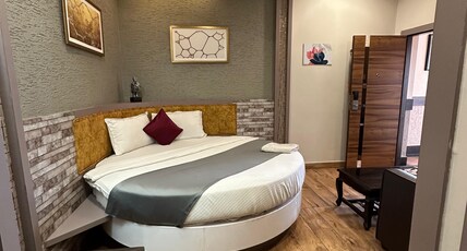 HOTEL PADMA MANOR LUXE Room Type - LUXURY