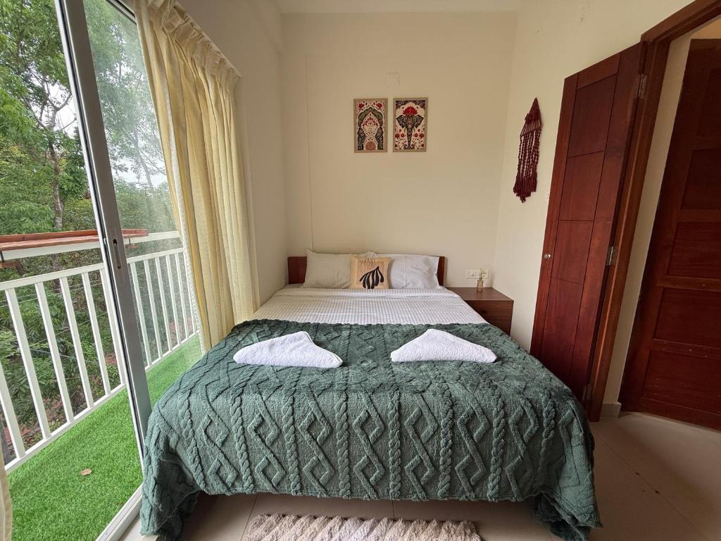Little Retreats - 1BH Apartments with Balcony - Tap to explore photos