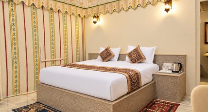 Jaisalmer Dekho Desert Camp Room Type - Deluxe Swiss tent