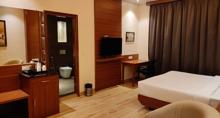 DEYS HOTEL Room Type - SEMI SUITE