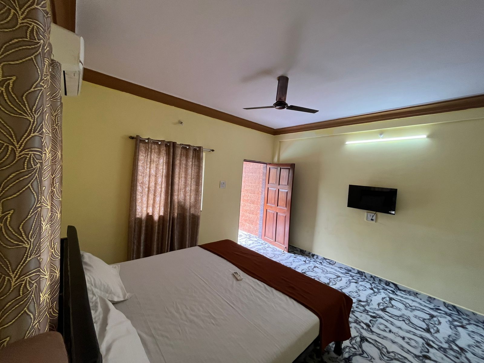 TP Plaza Guest House - Tap to explore photos