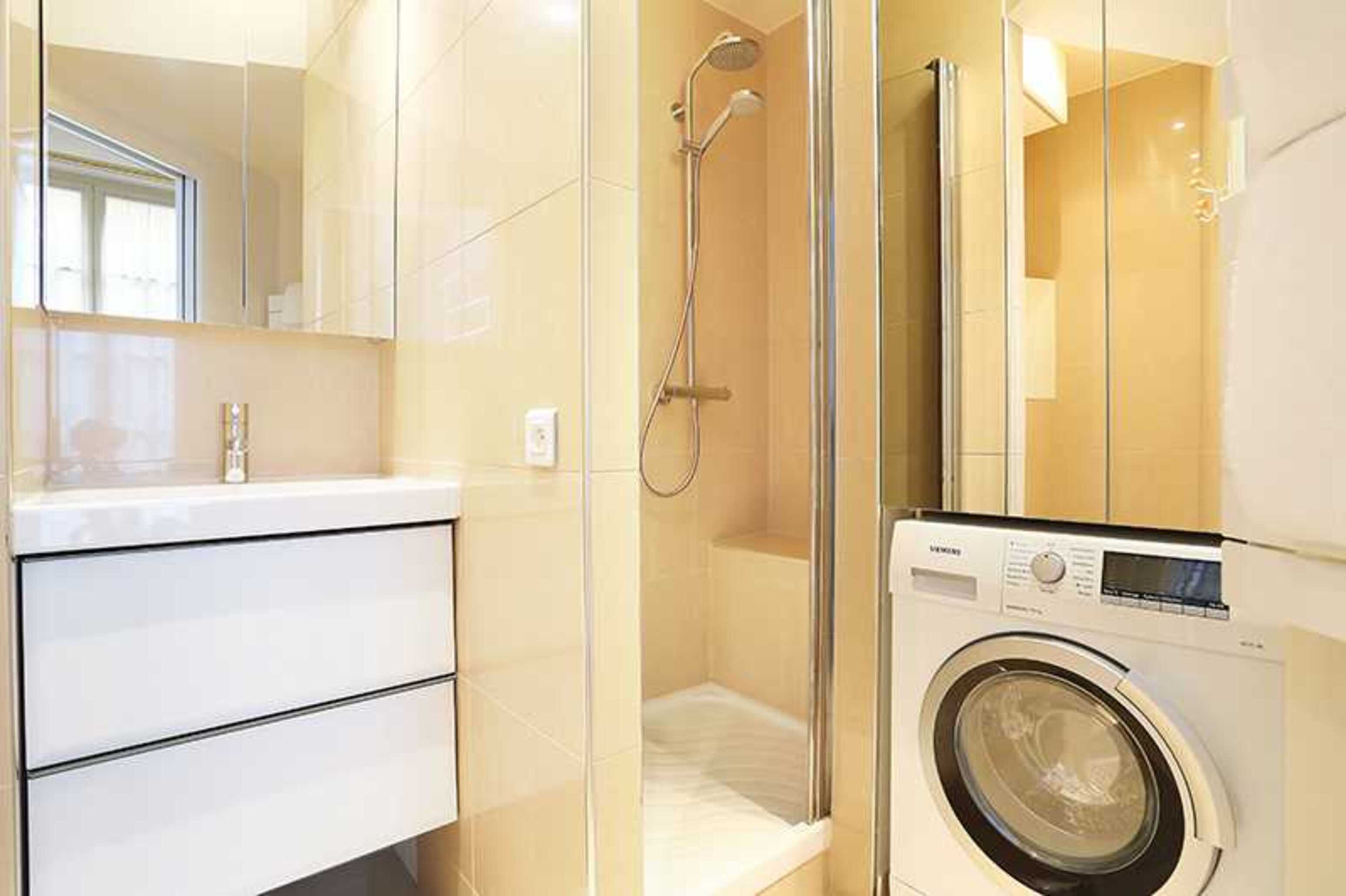Charming apartment 1BR/4P - Le Marais - Tap to explore photos