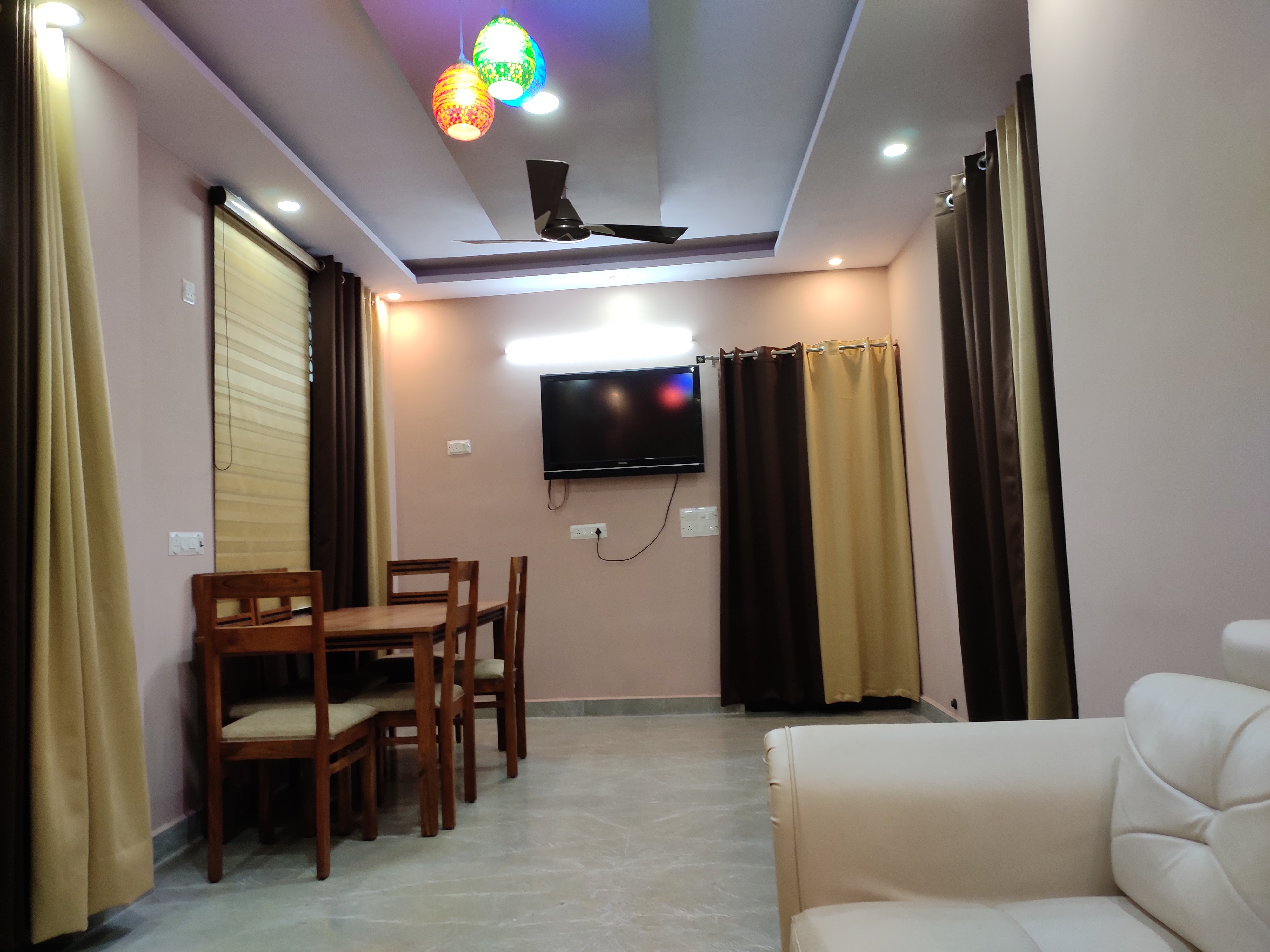 River View Delhi Home Stay - Tap to explore photos