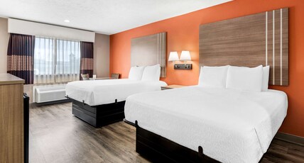 Best Western Gateway Inn Room Type - Accessible - 2 Queen, Mobility Accessible, Bathtub, First Floor, Microwave And Refrigerator, Wi-Fi, Best Western Gateway Inn Room Type - Accessible - 2 Queen, Mobility Accessible, Bathtub, First Floor, Microwave And Refrigerator, Wi-Fi,