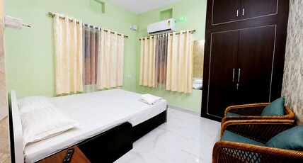 R S Homestay Room Type - Deluxe Room