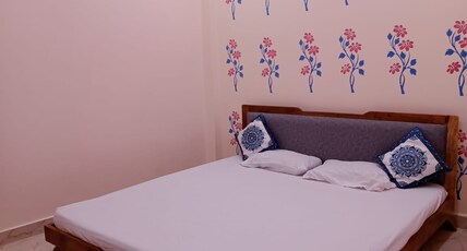 Kedarnath homestay in Varanasi Room Type - Bedroom 1