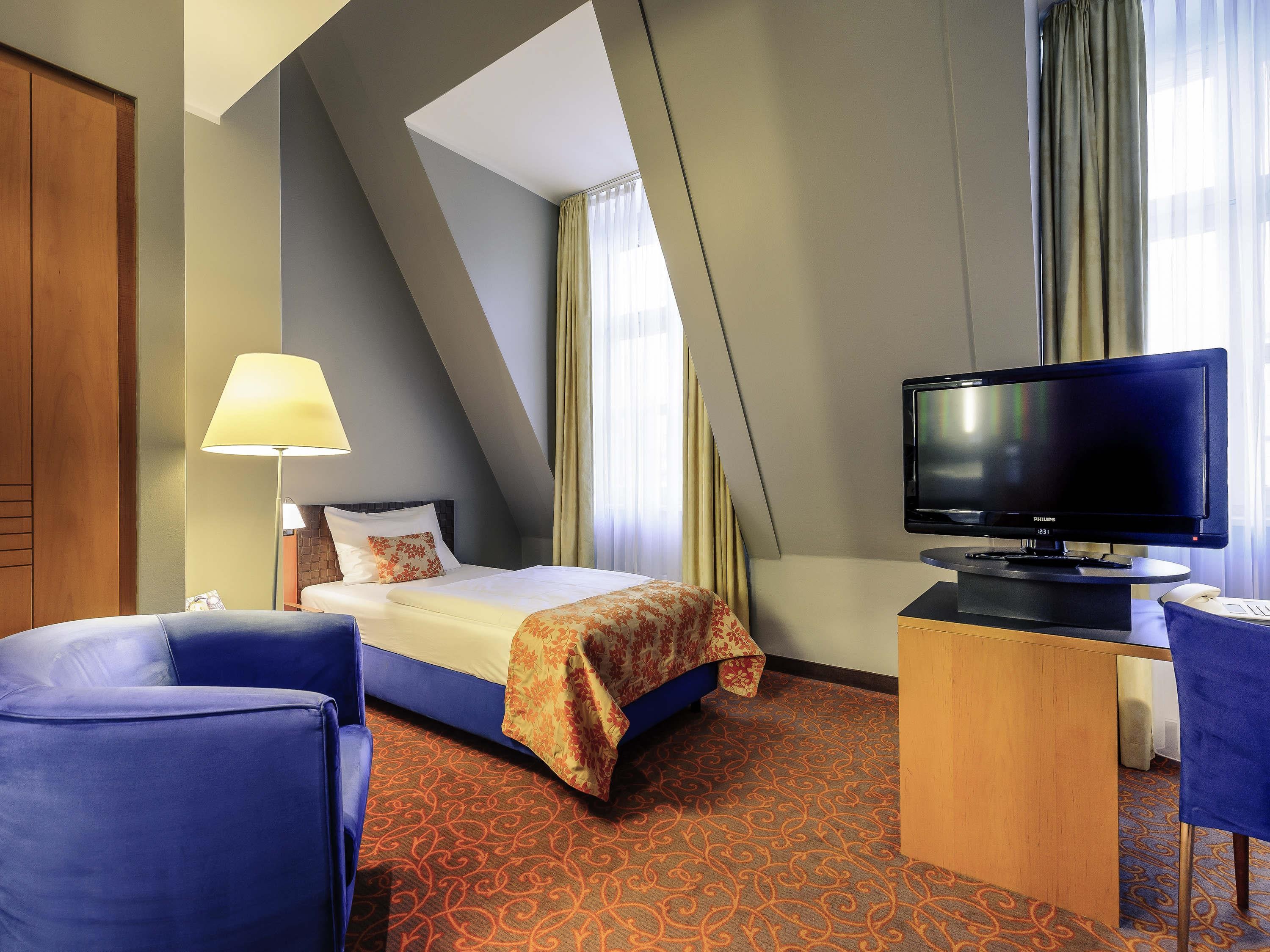 MERCURE BERLIN CHECKPOINT CHAR - Tap to explore photos