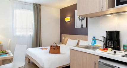 Aparthotel Adagio access Paris Clichy Room Type - Superior Studio for 2 people with twin beds Aparthotel Adagio access Paris Clichy Room Type - Superior Studio for 2 people with twin beds