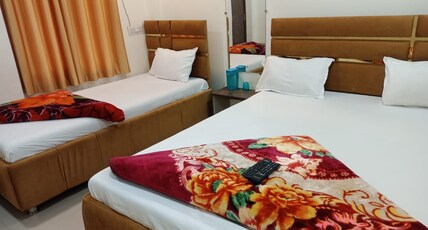 Shree Balaji Hotel Room Type - Triple Bed