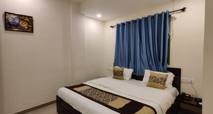 Janavi Holidays Room Type - Deluxe AC Room
