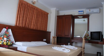 SNT Comforts Room Type - Triple Non AC Room