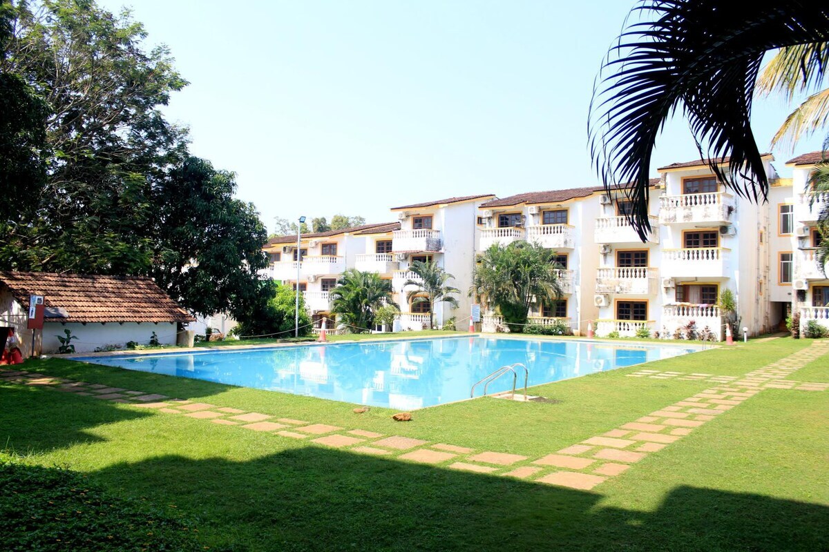 Splendid 1BHK with Super Speed Wi-Fi - Tap to explore photos