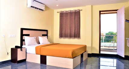 Sri Rathna Temple view INN Room Type - Temple view Rooms