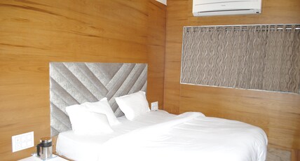 Hotel New Shreenath Room Type - TRIPLE BEDDED ROOM