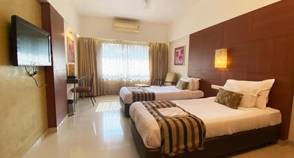 Hotel Park Plaza Room Type - Deluxe AC Twin Bedded Room