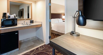 Hampton Inn & Suites by Hilton Bremerton Room Type - 1 KING 1BDRM SUITE NONSMOK
