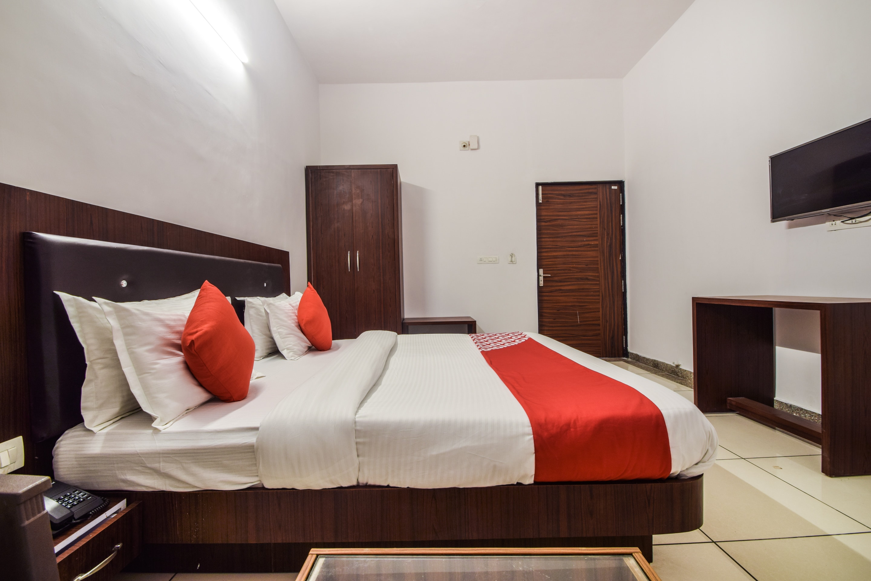 Hotel Shashank - Tap to explore photos