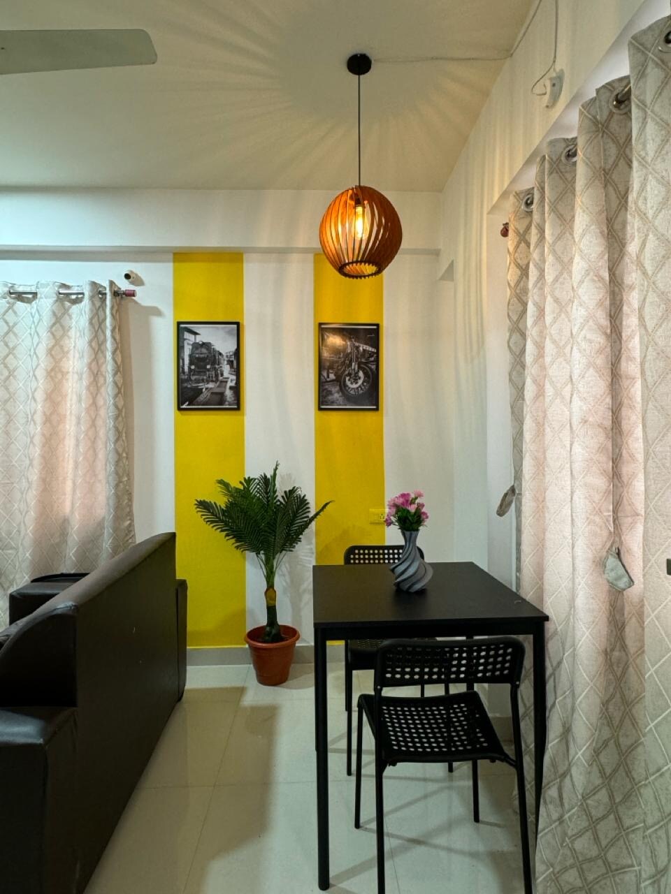 Sienna 1BHK Humble Abode in Botanical gardens - Tap to explore photos