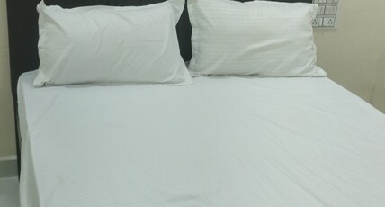 Hotel somnath Room Type - Room102